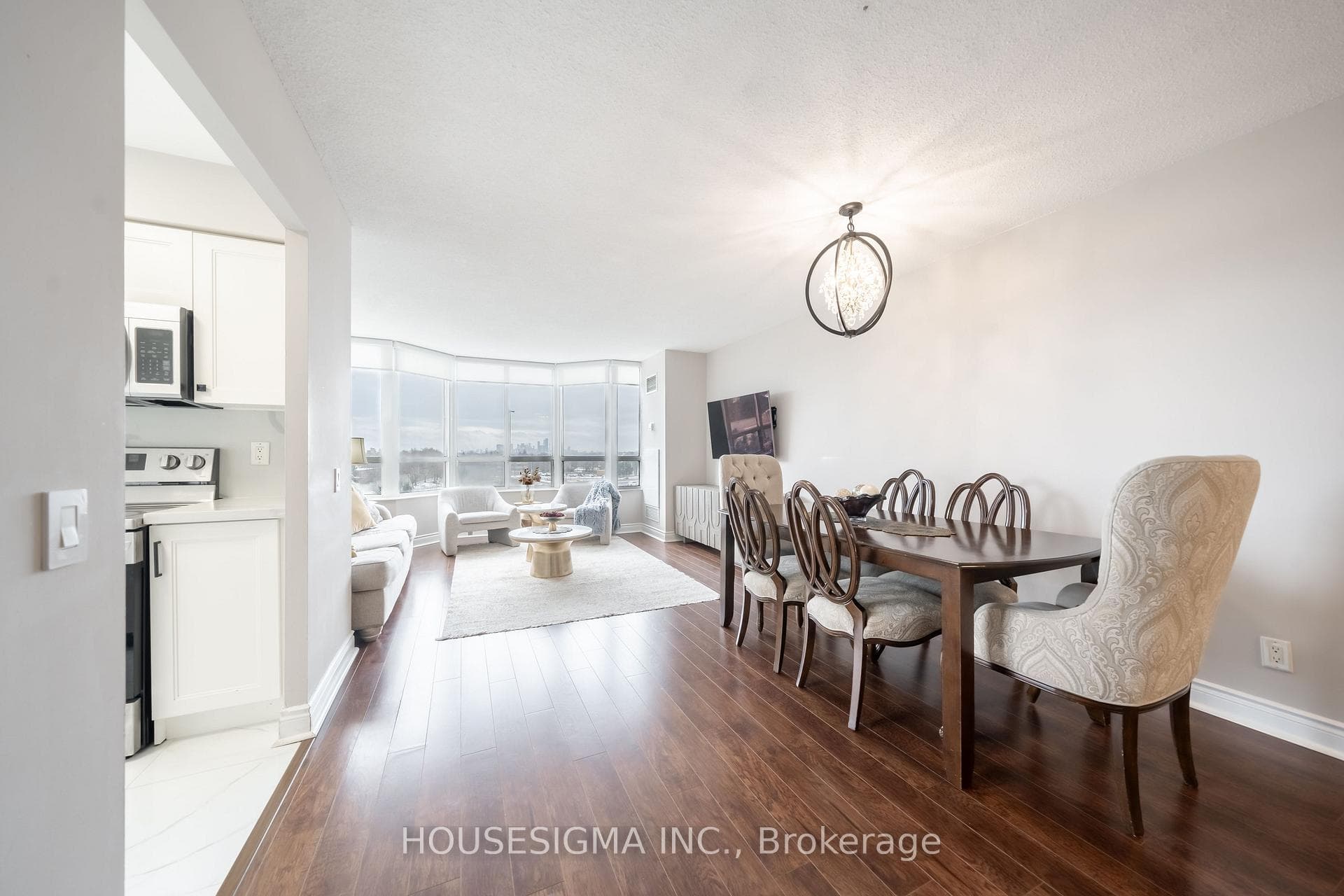 78 Harrison Garden Boulevard Unit 507 photo 2