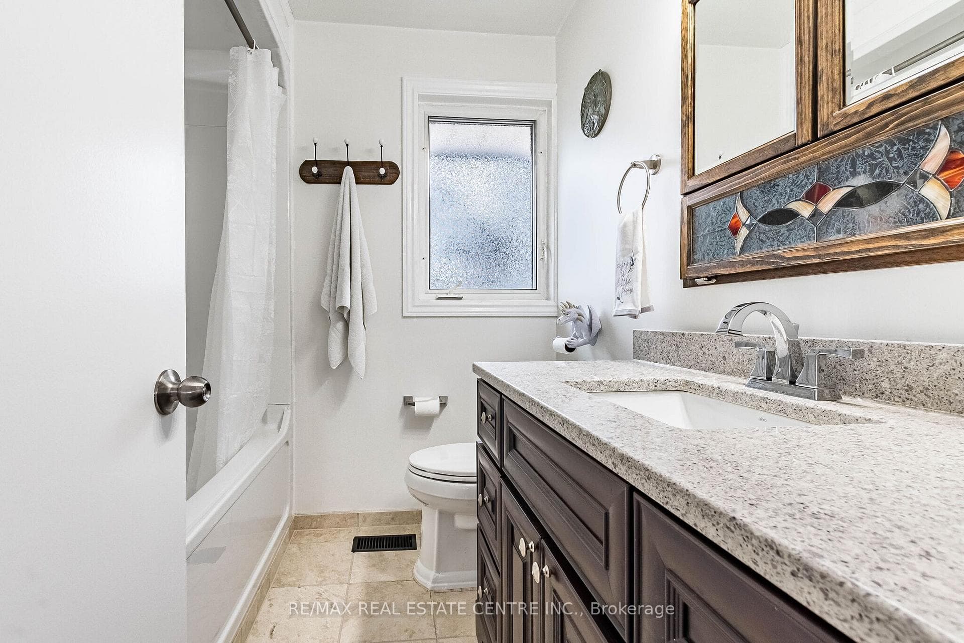 25 Lesbury Avenue photo 33