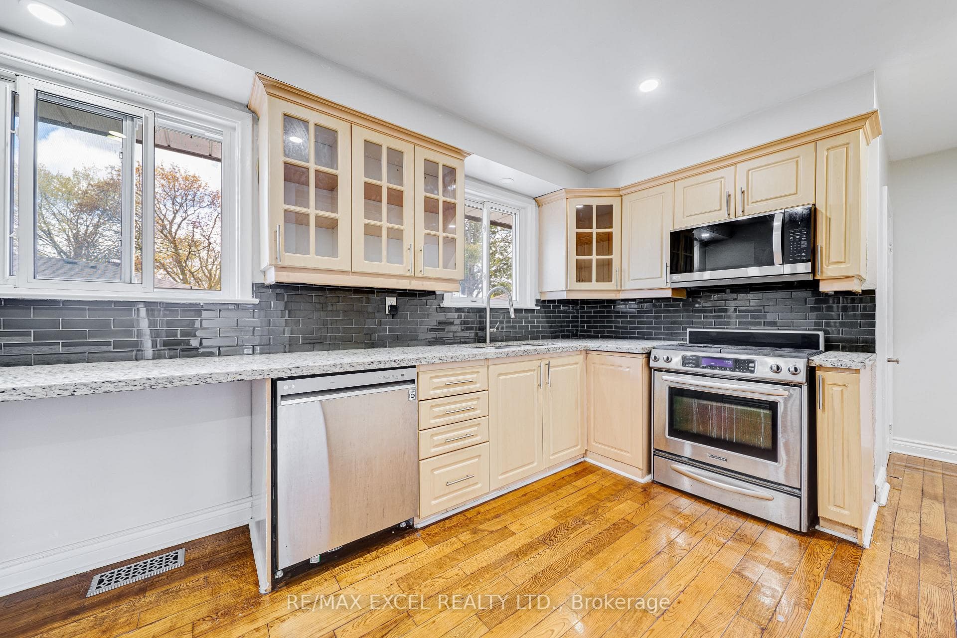 51 Tordale Crescent photo 19