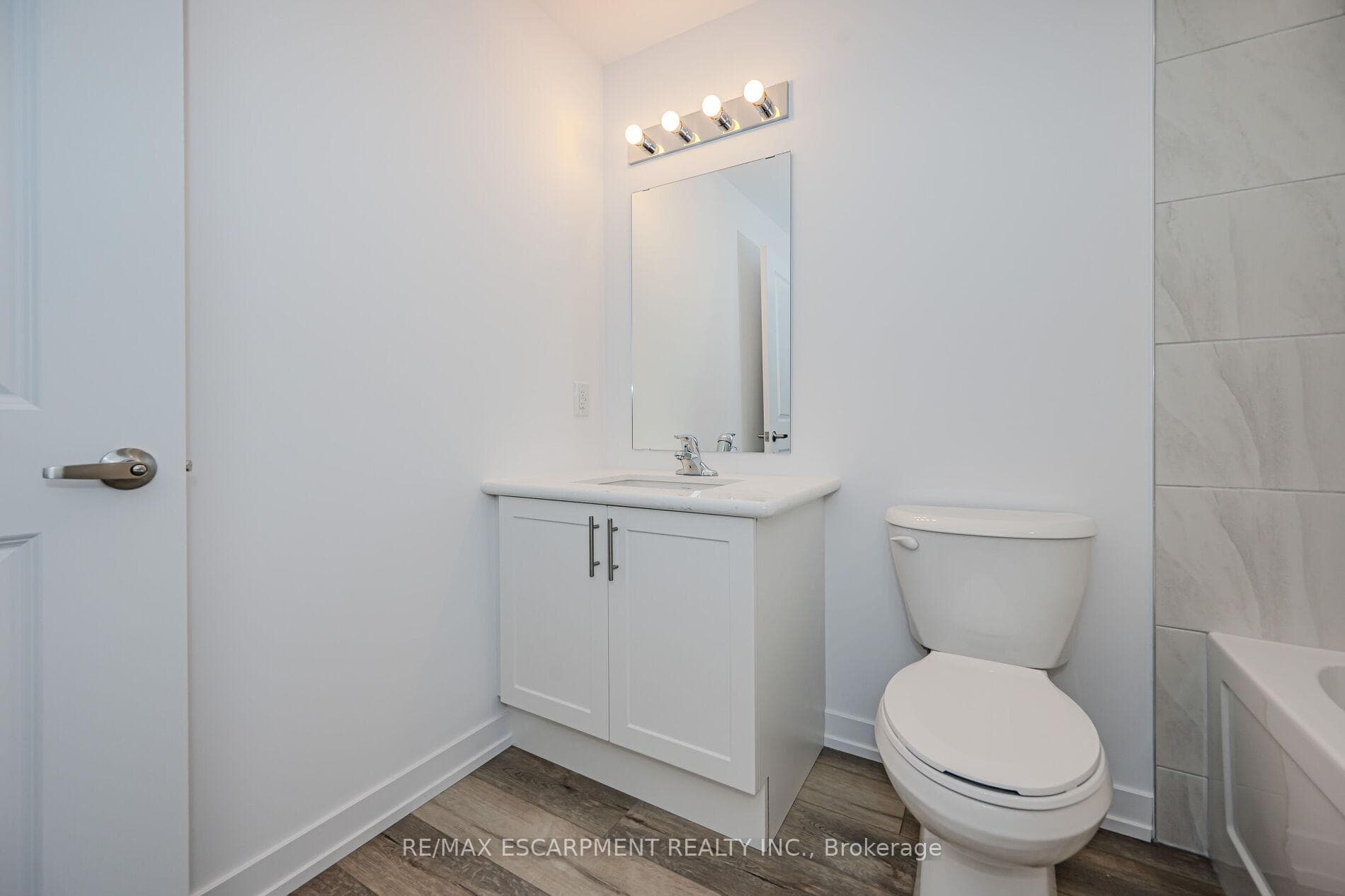470 Dundas Street Unit 714 photo 16