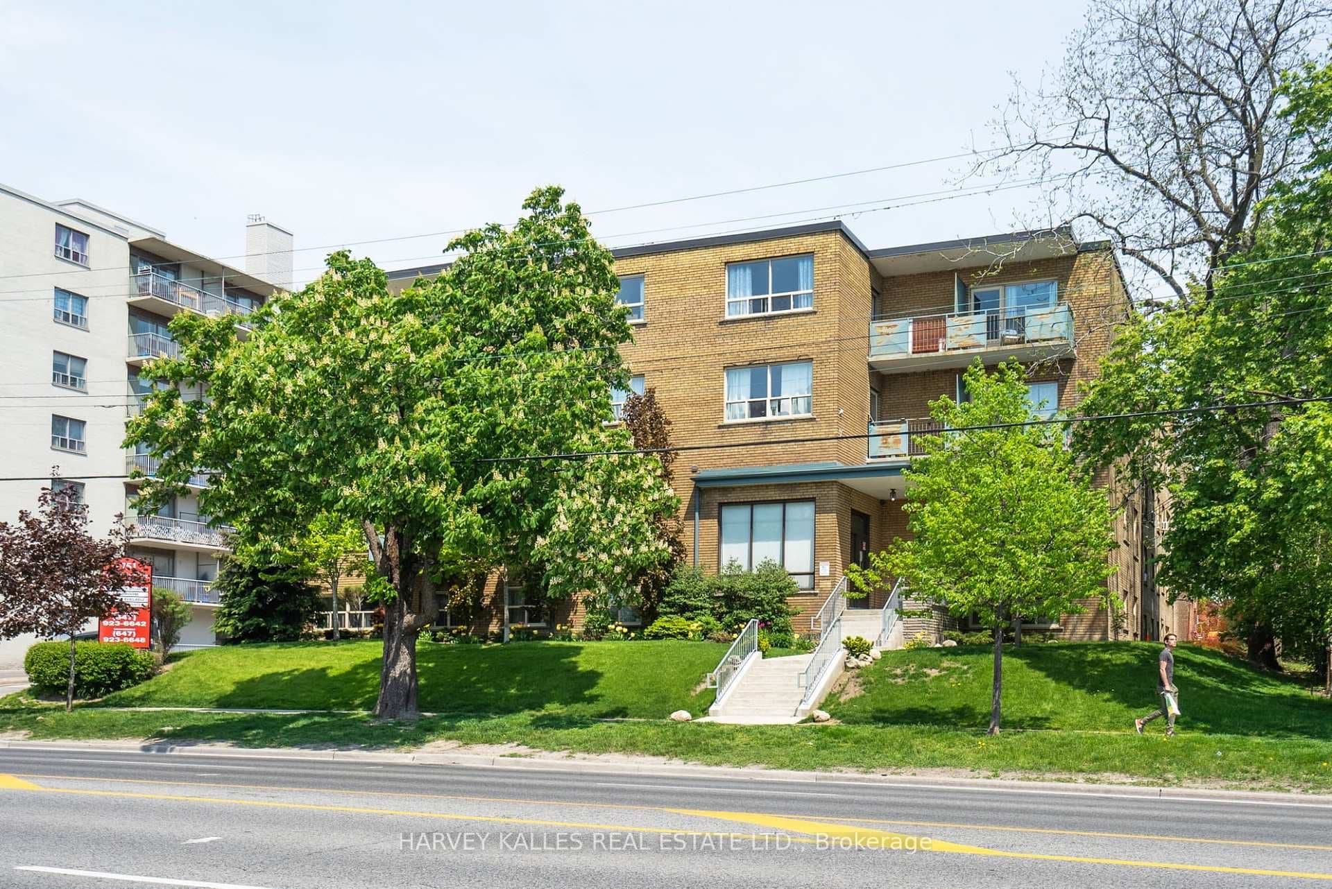 1751 Victoria Park Avenue Unit 205 photo 1