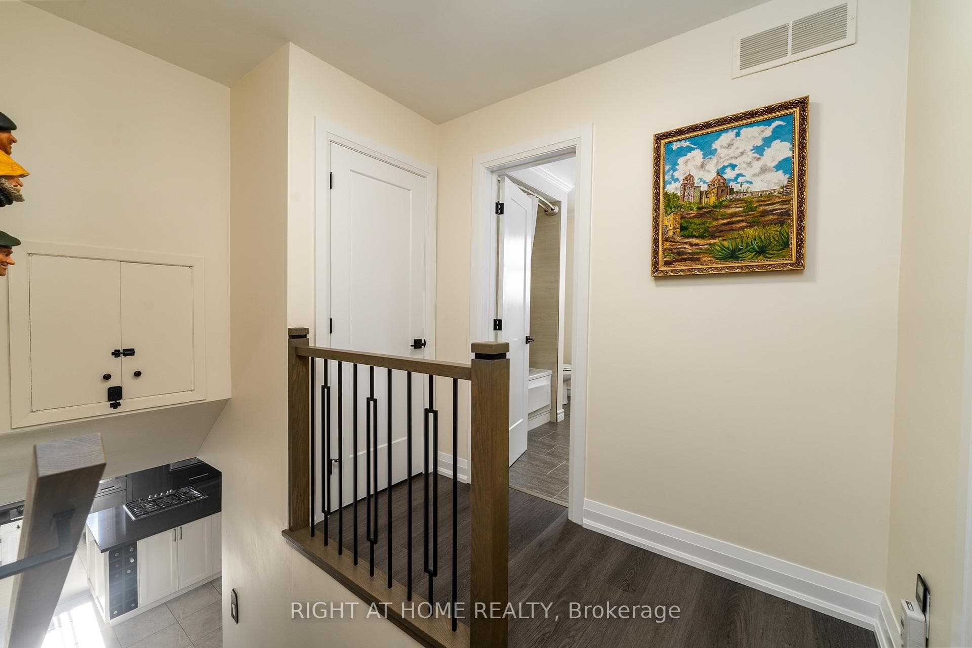 5 Lower Canada Drive photo 28