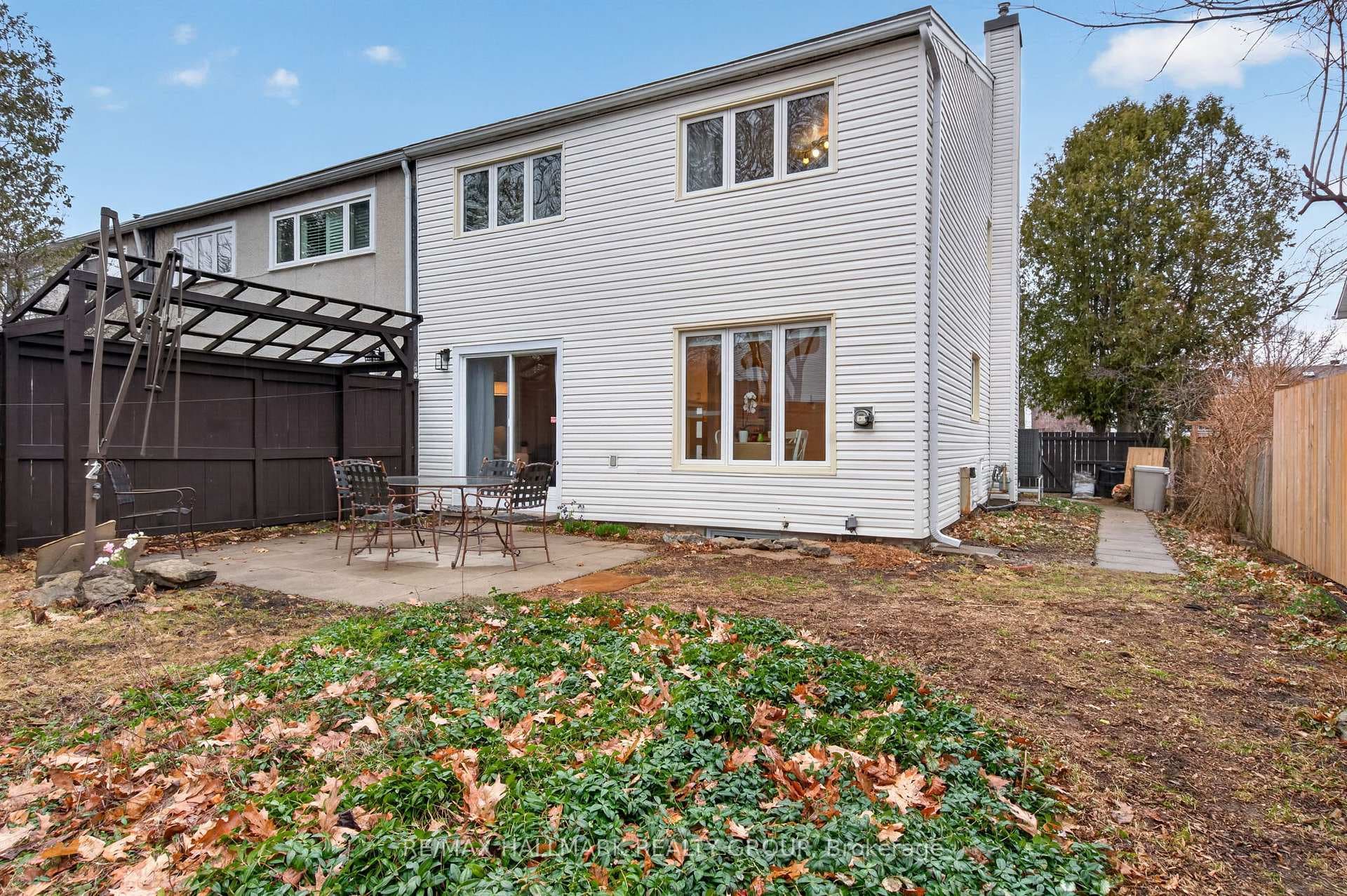 24 Hobart Crescent photo 37