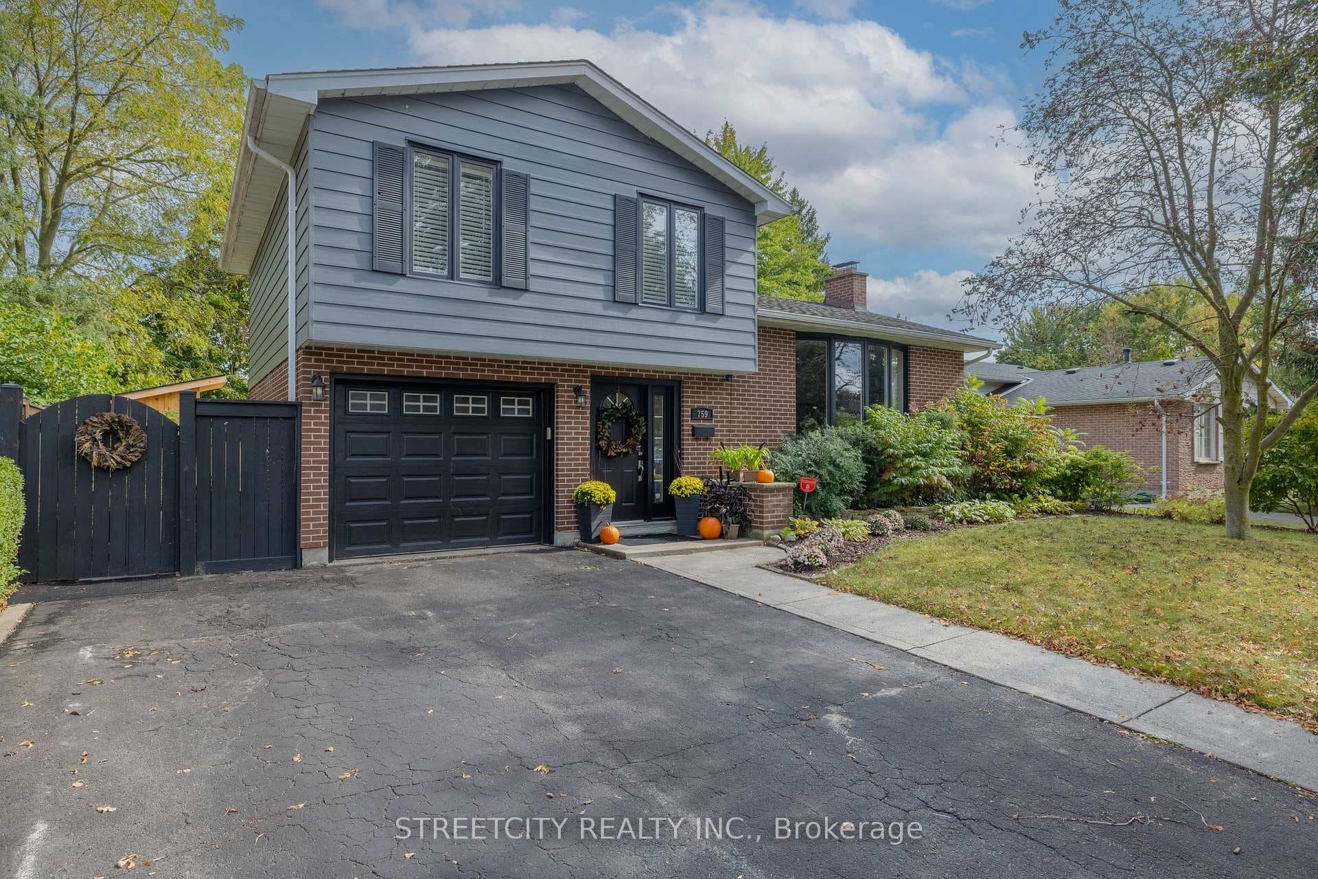 759 Grenfell Drive photo 1