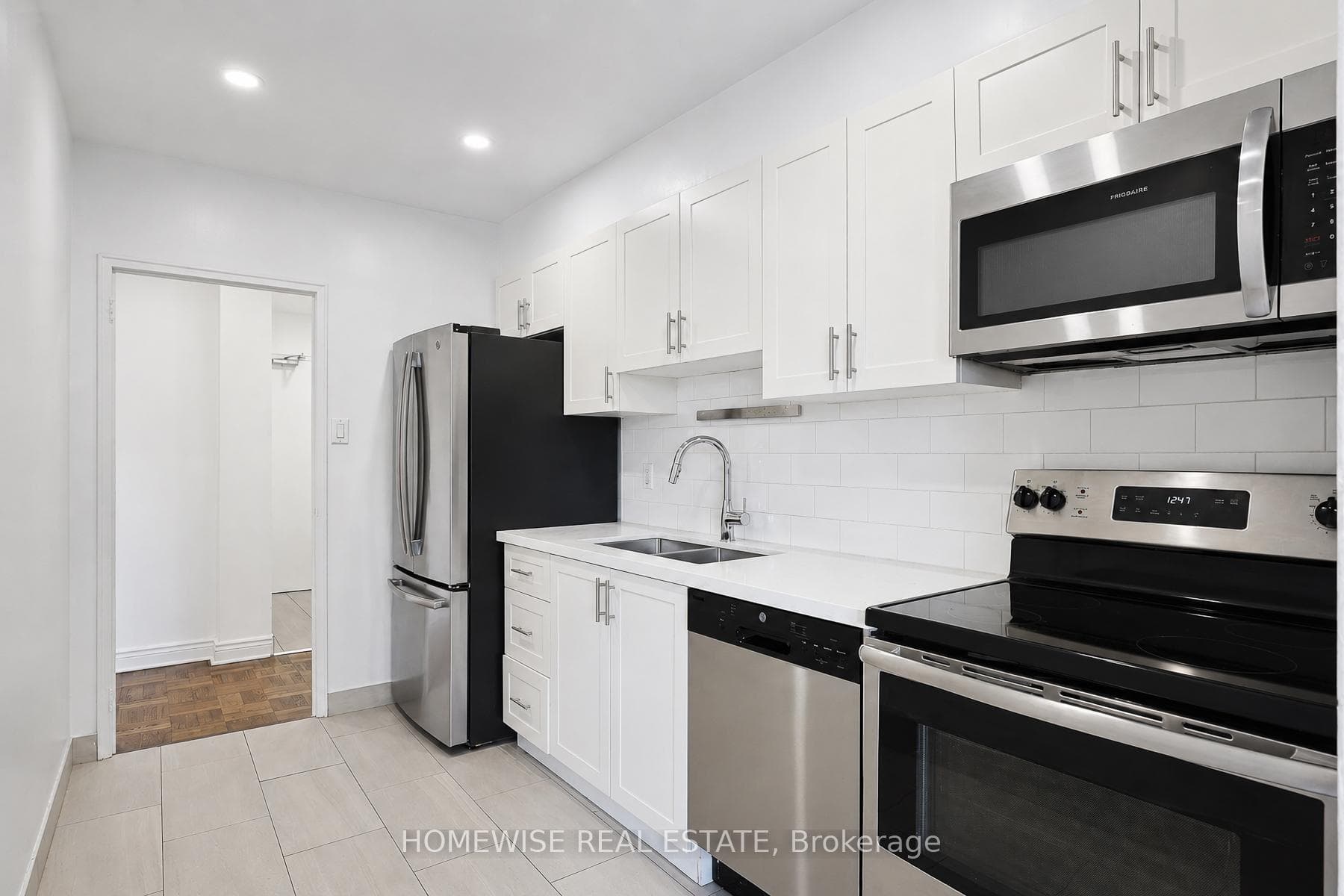 2500 Bathurst Street Unit 401 photo 8