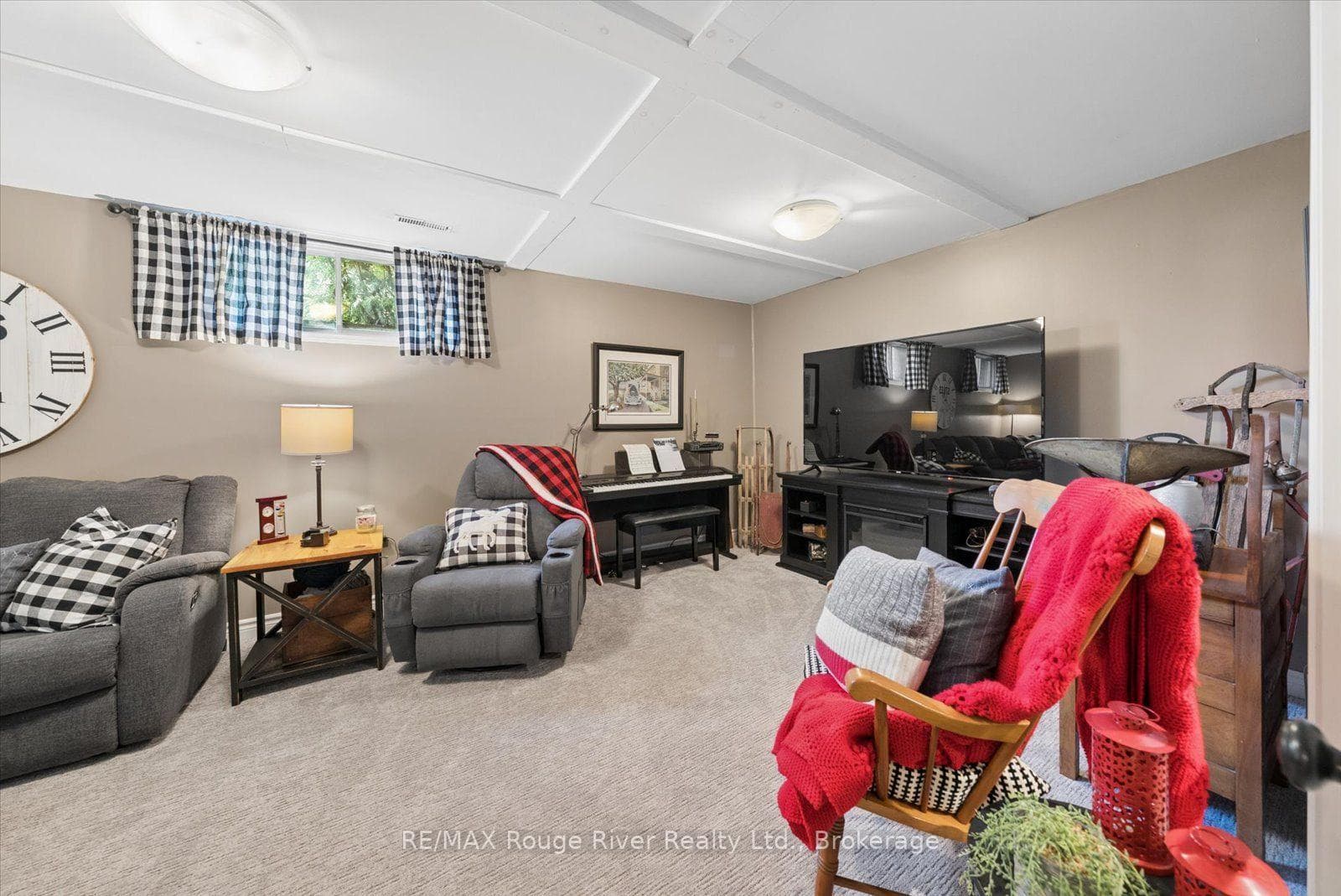 8 St. James Street photo 20