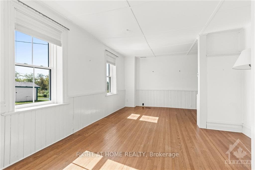 5080 ALBION Road photo 10