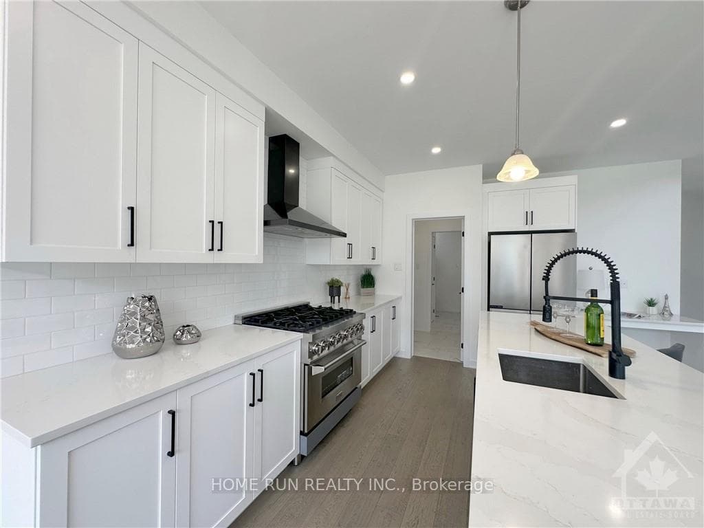 67 VICEROY Mews photo 5