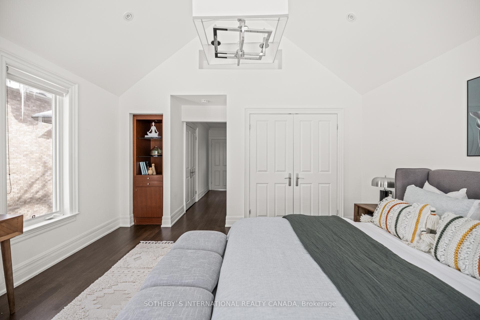 208 Hillhurst Boulevard photo 30