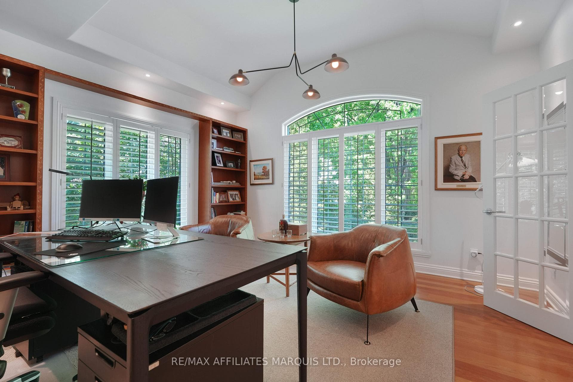 20562 Old Montreal Road photo 25