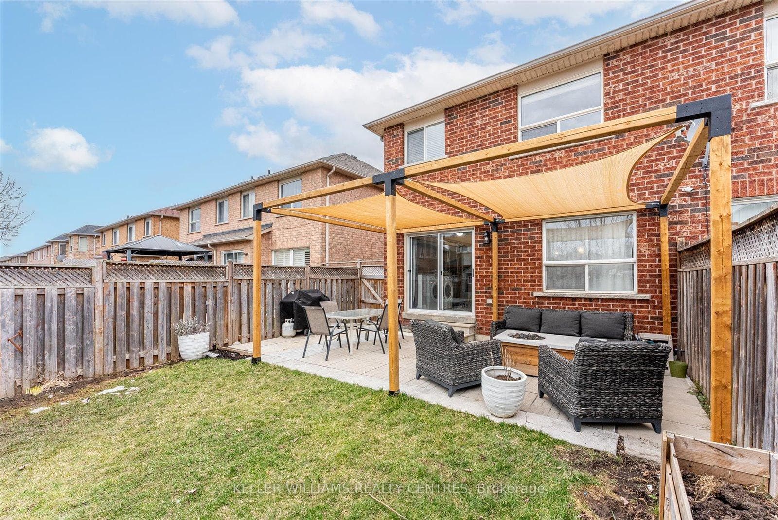 102 Zia Dodda Crescent photo 38