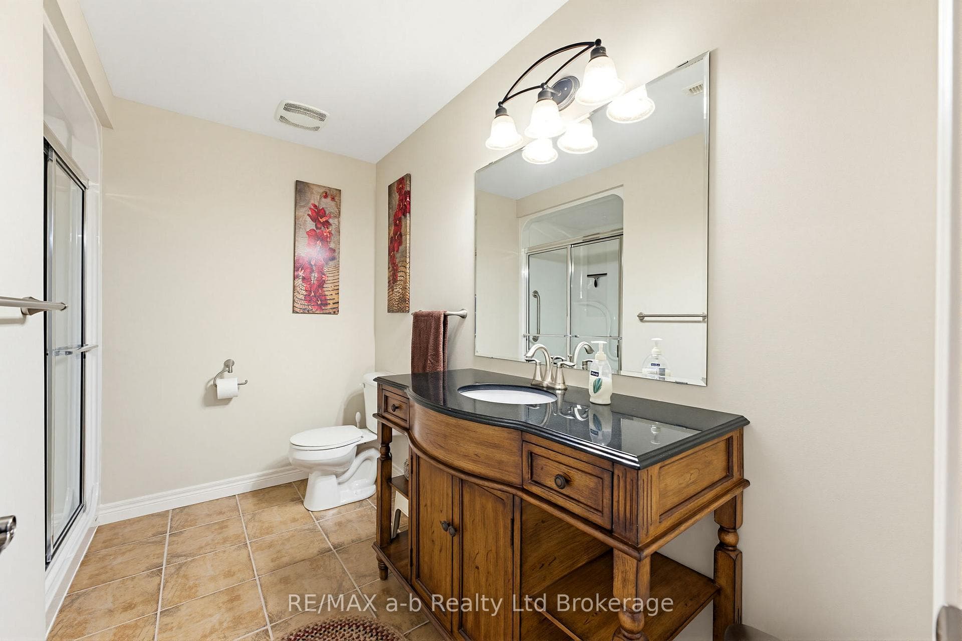 Lower level 3-pc bathroom