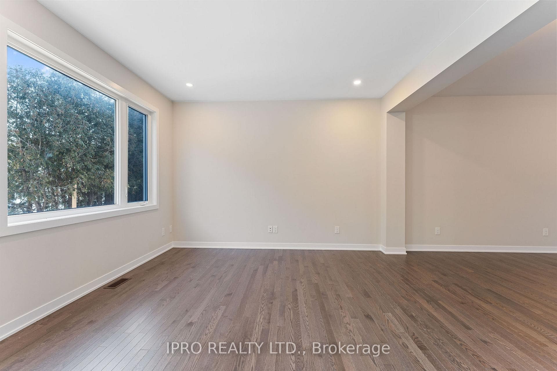 283 Falsetto Street photo 9
