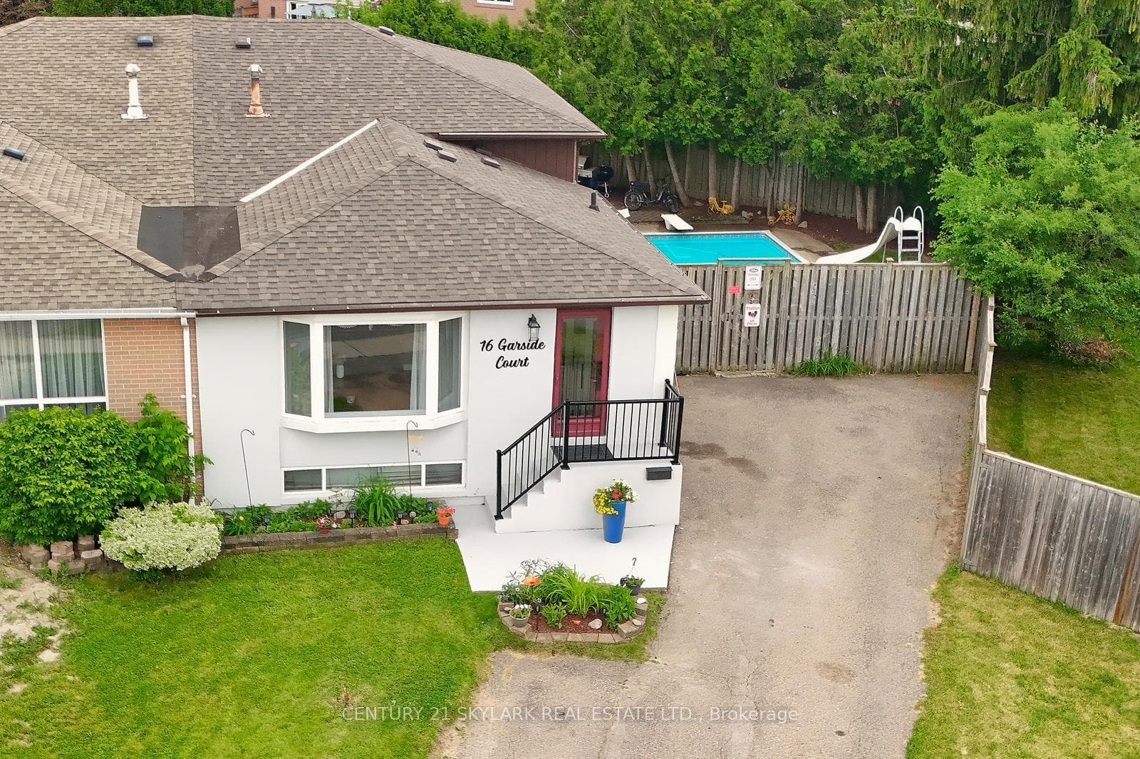 16 Garside Court photo 1