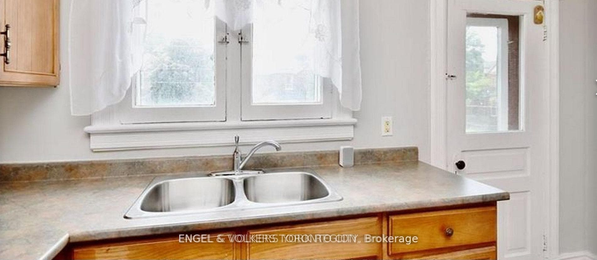 127 Burton Avenue photo 6