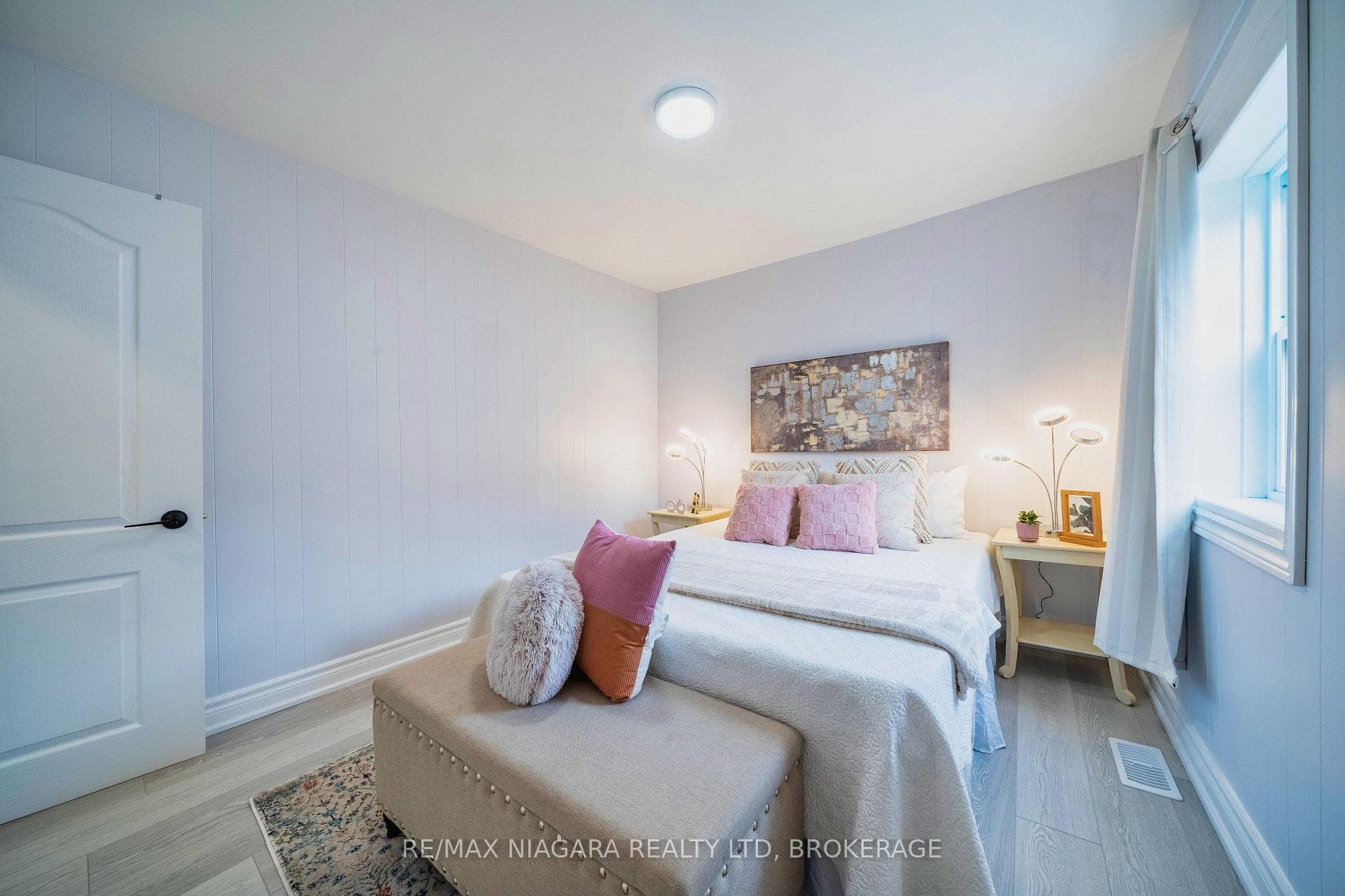 402 The Queensway South N/A photo 21
