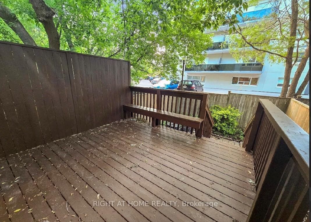 740 KENNEDY Road Unit 49 photo 19