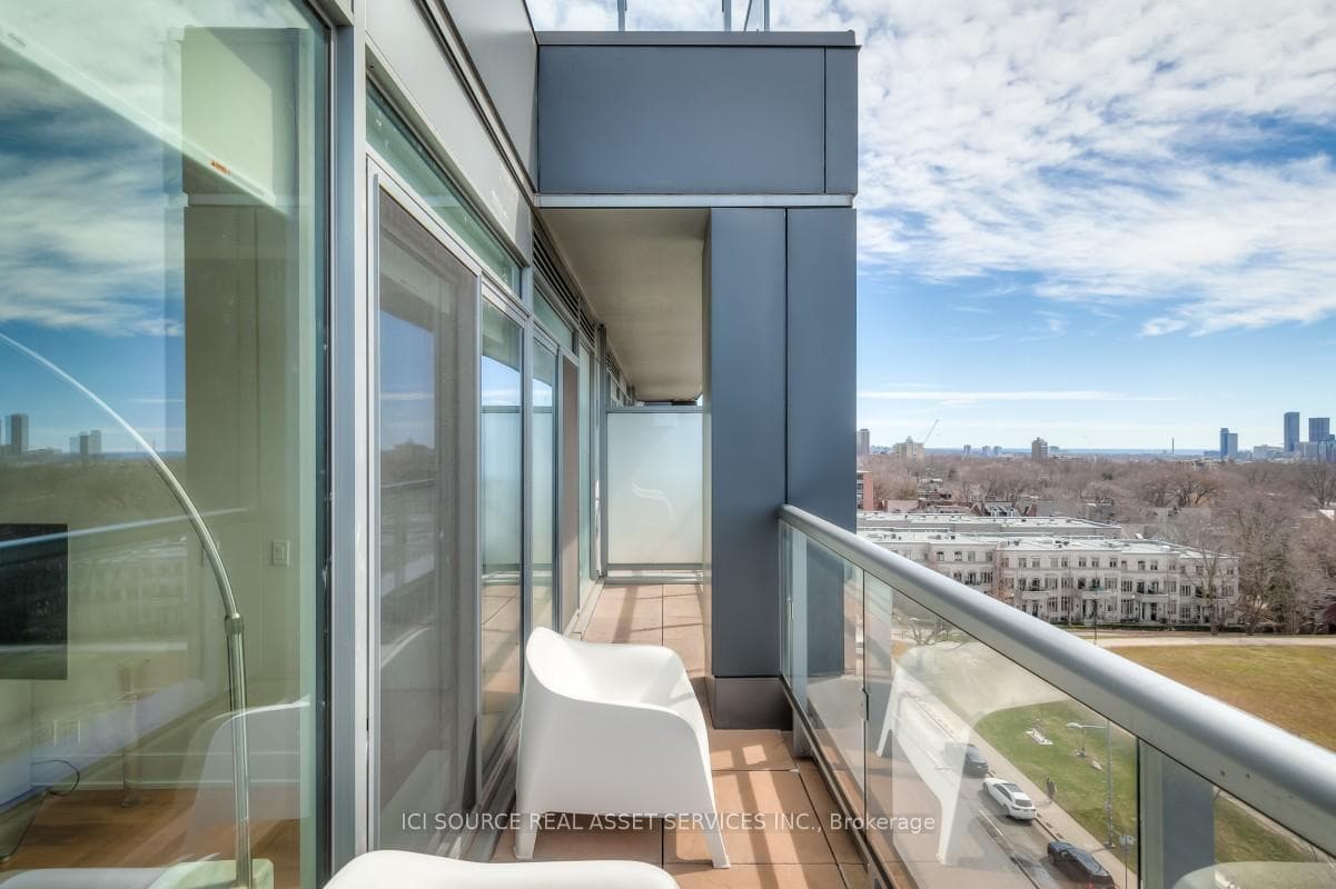6 Parkwood Avenue Unit 804 photo 4