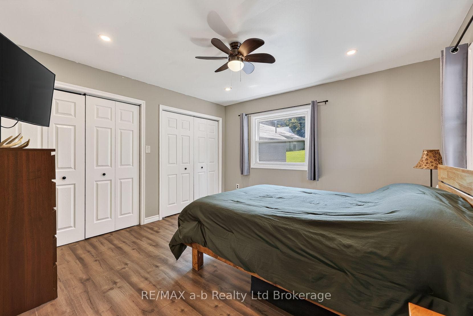 584112 BEACHVILLE Road photo 26