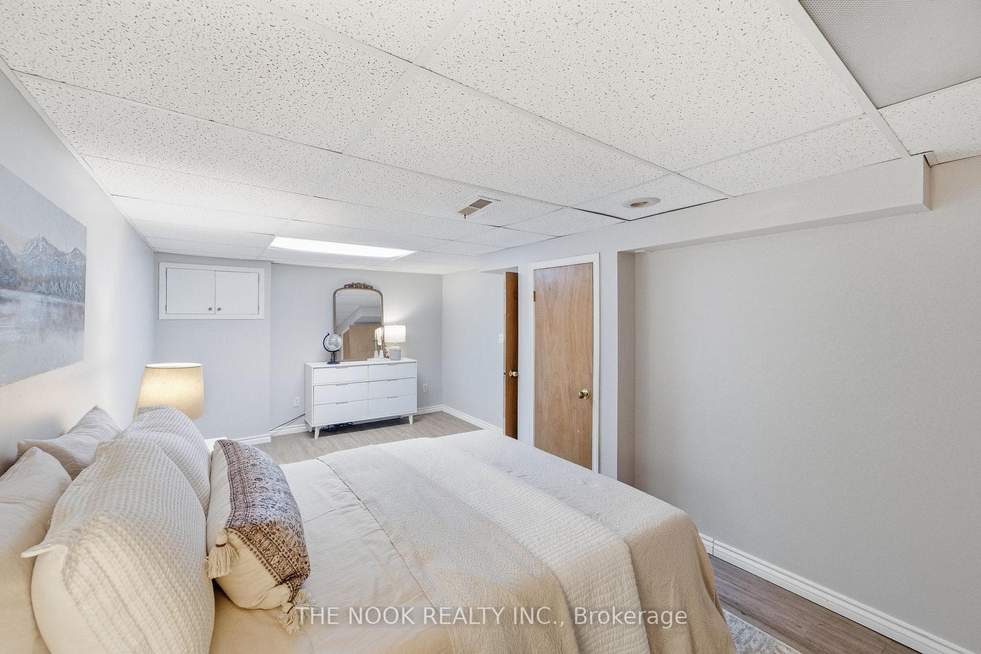 1005 Centre Street photo 29