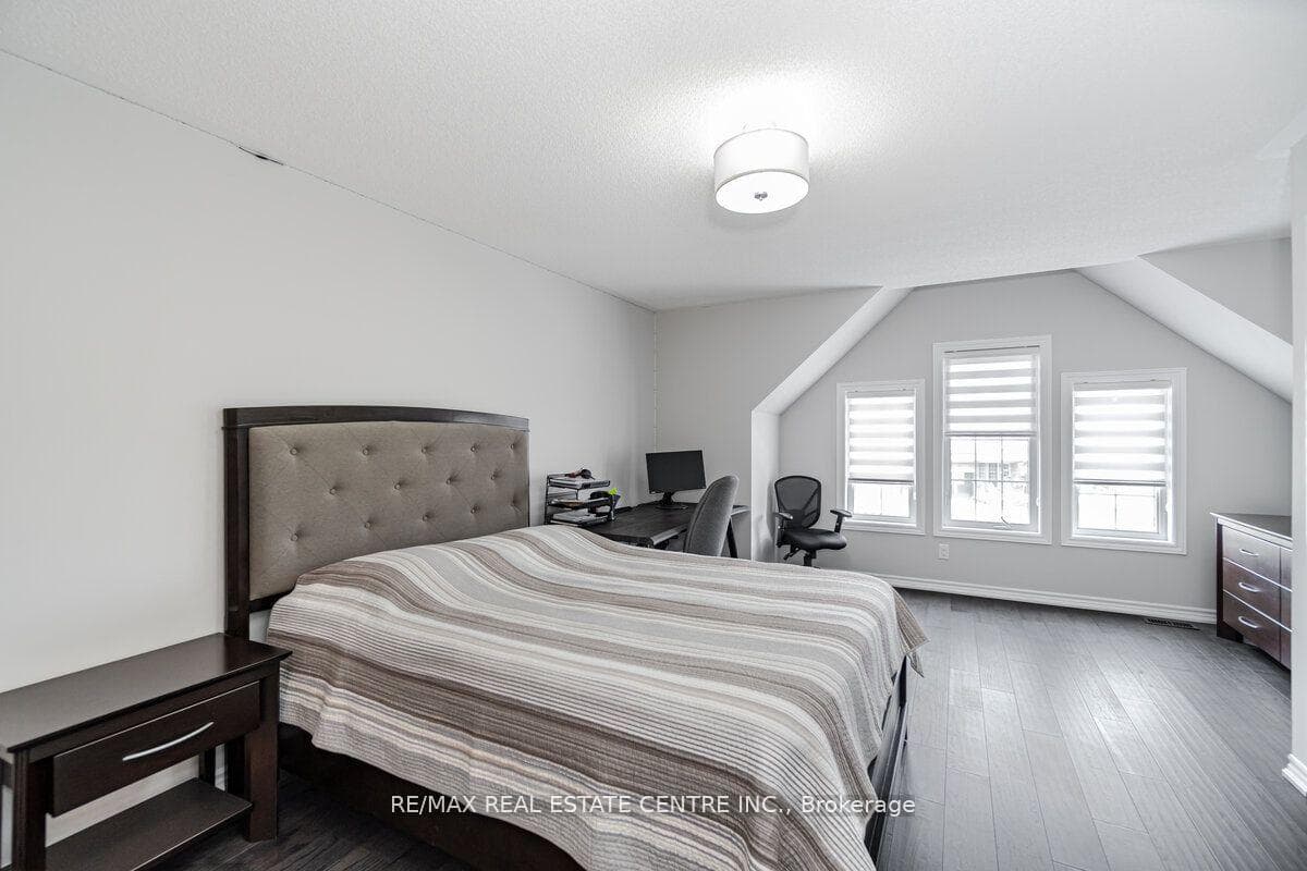 34 HAMILTON Court photo 20
