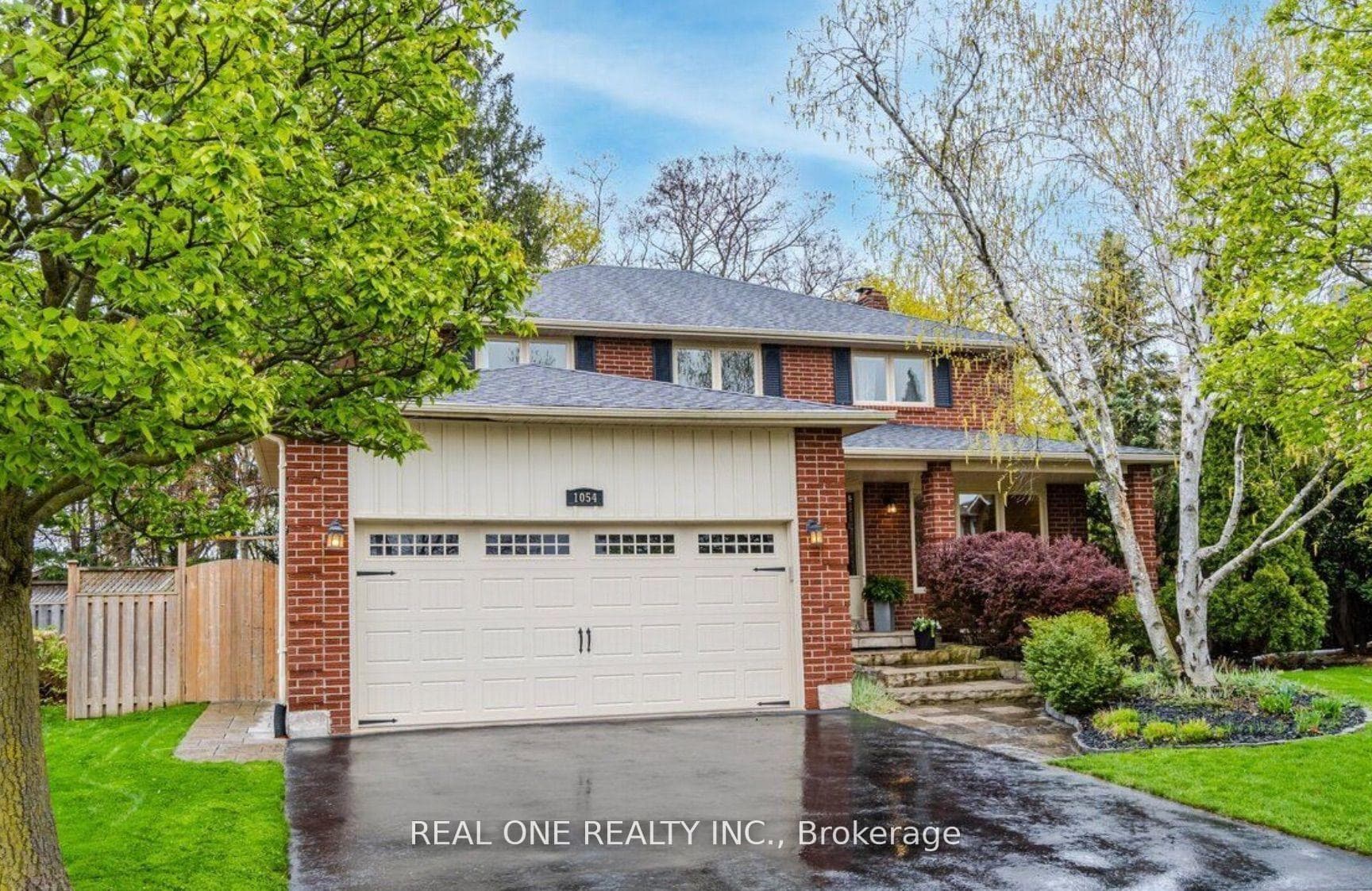 1054 Montrose Abbey Drive photo 1