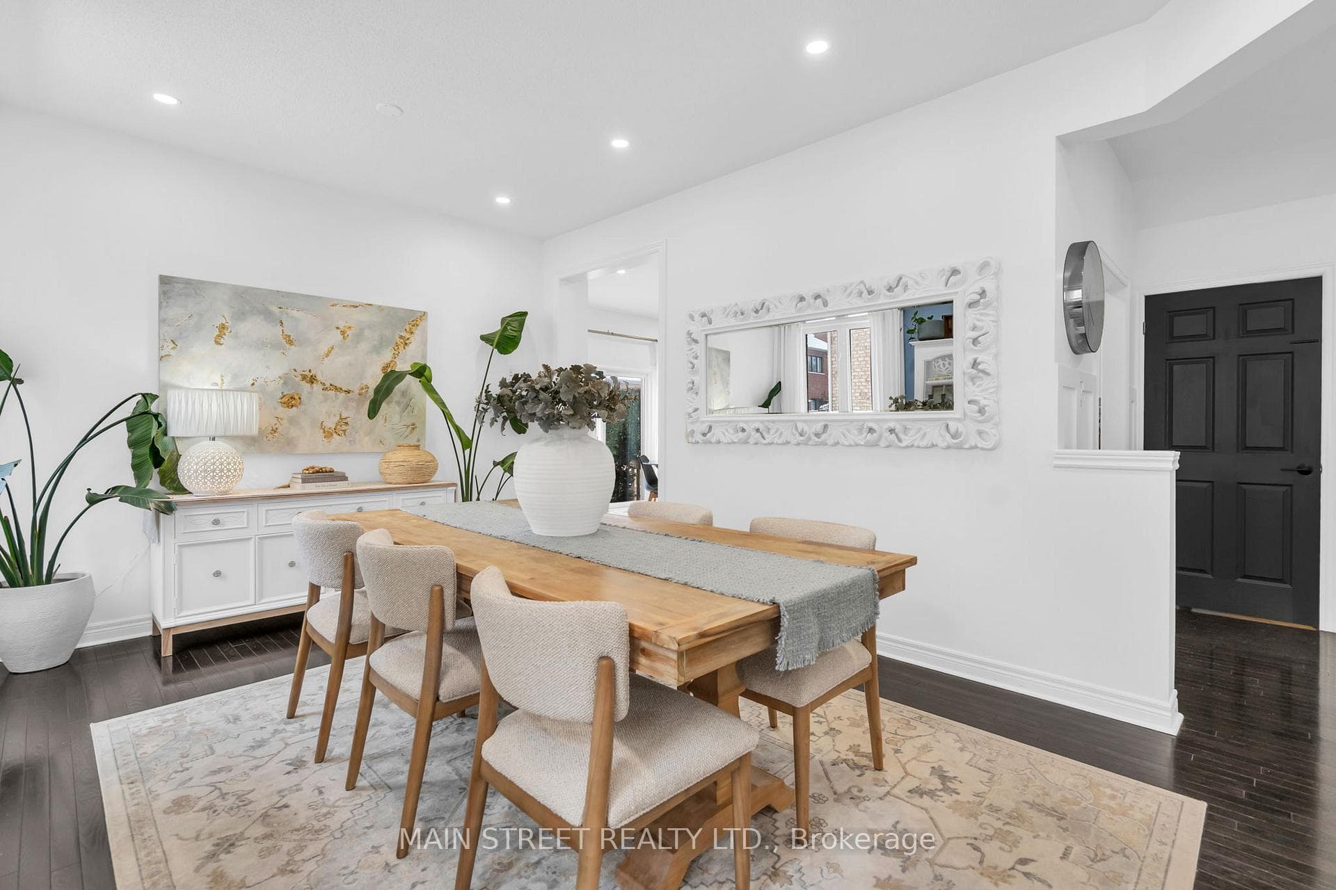 44 Herefordshire Crescent photo 4