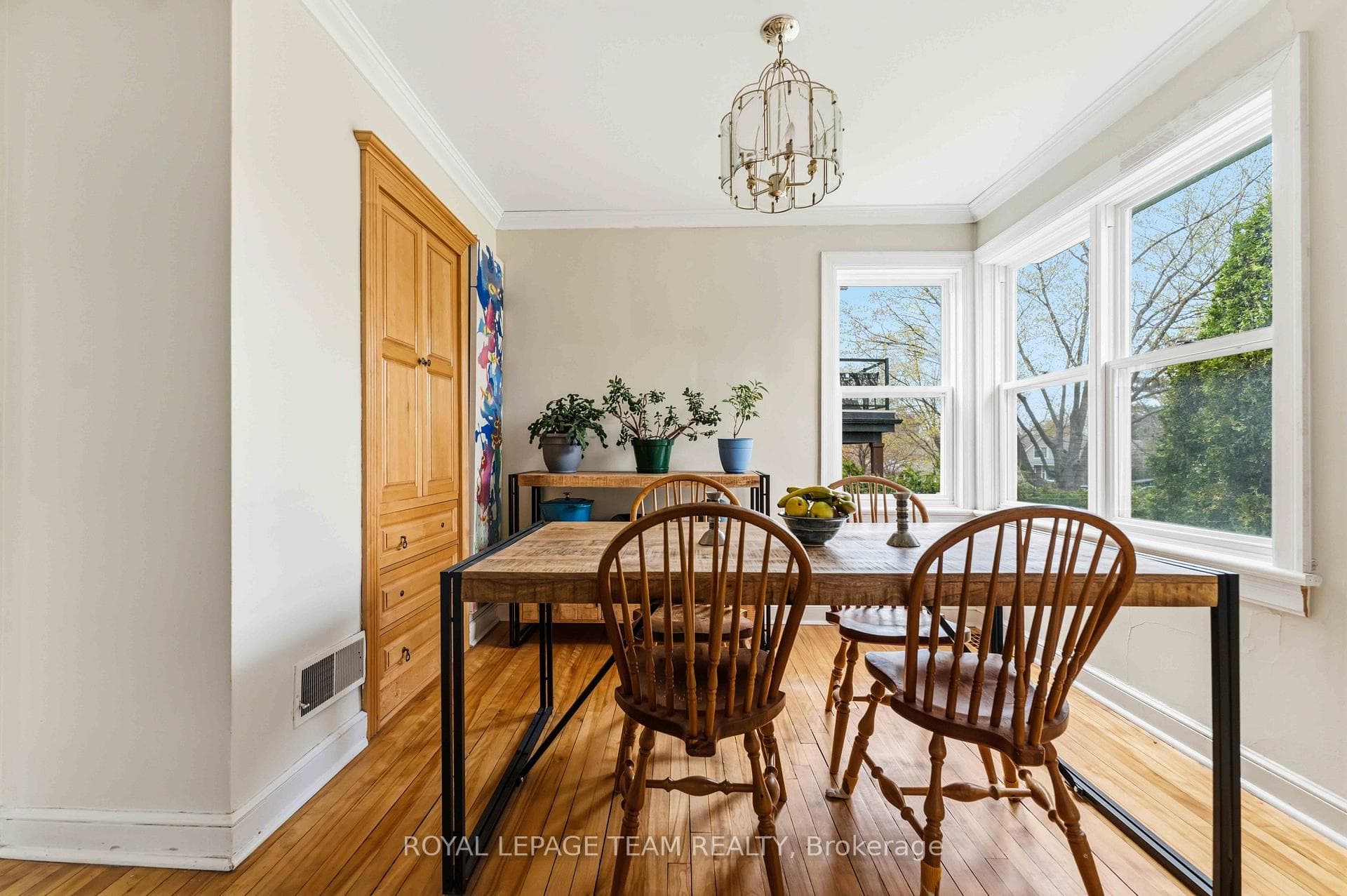 1272 Livingstone Avenue photo 11