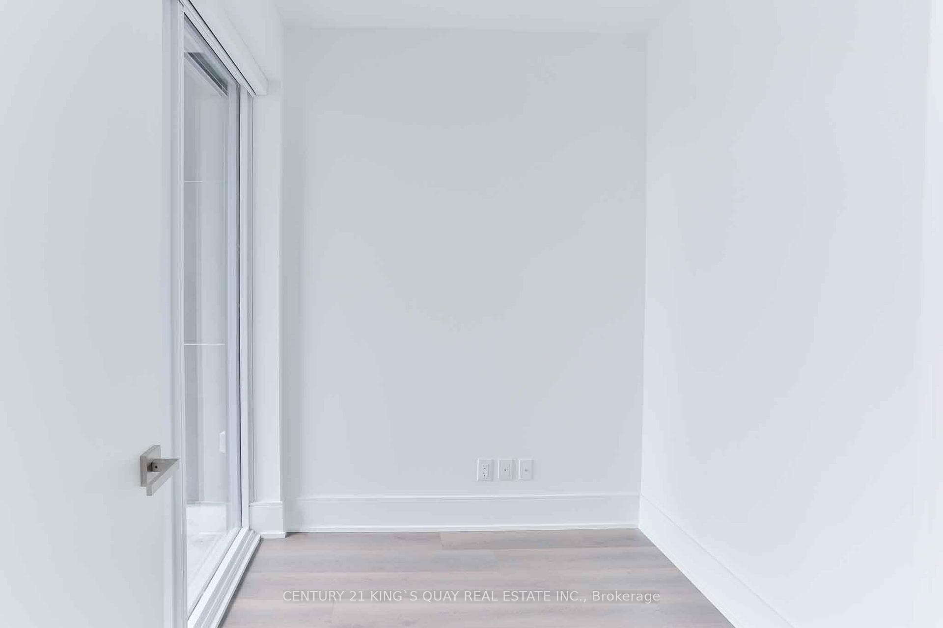 3 Gloucester Street Unit 1617 photo 8