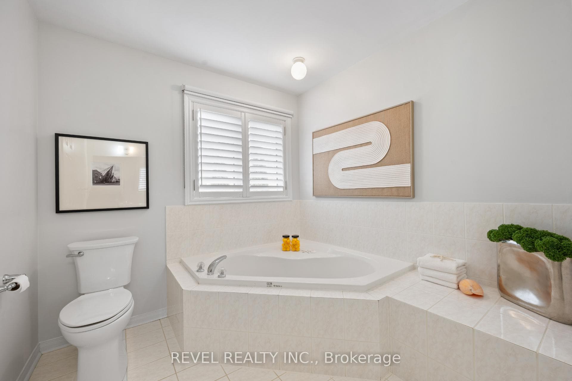 10 Dinsdale Drive photo 22