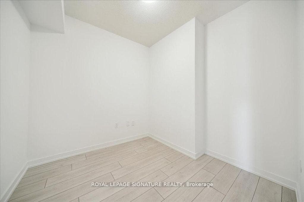 556 Marlee Avenue Unit 325 photo 11