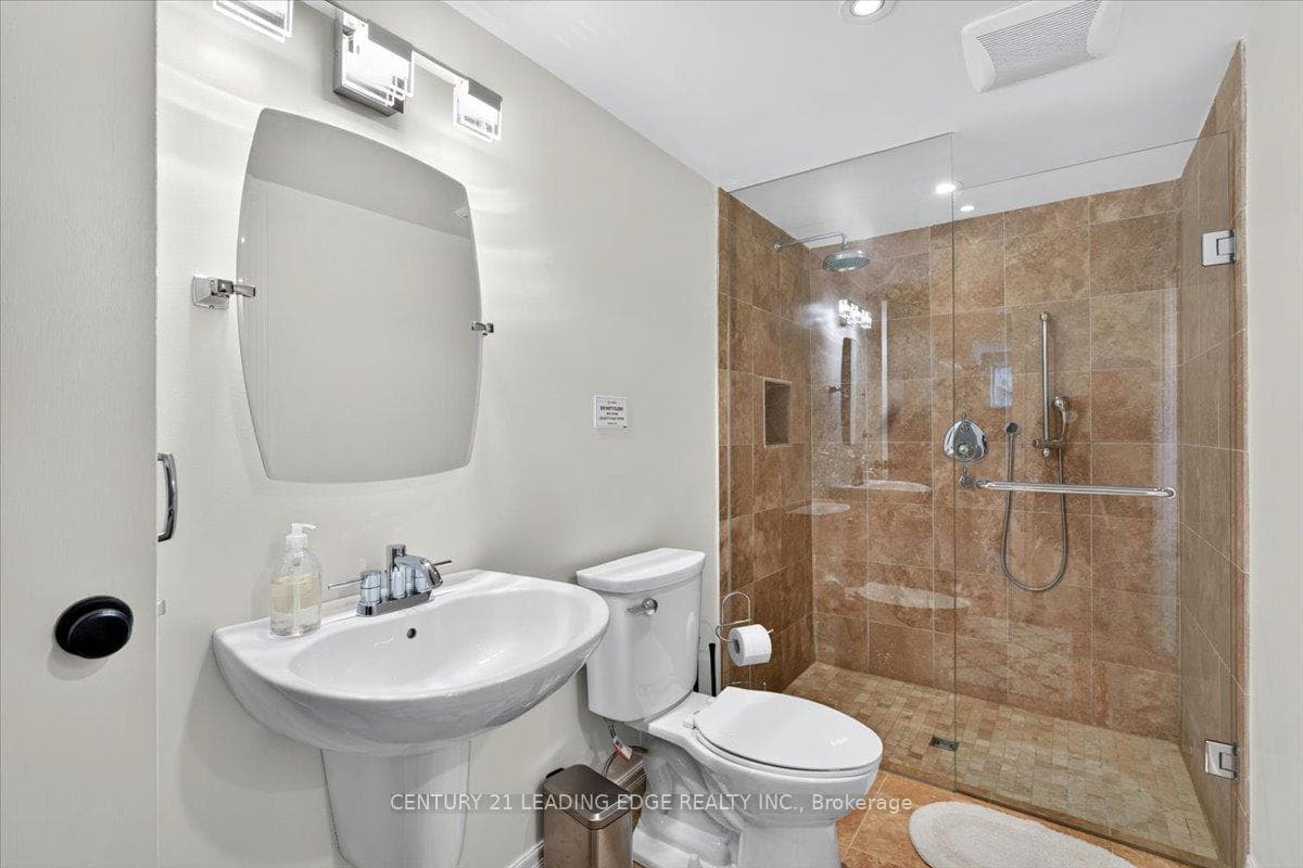 143 Campbell Crescent photo 44