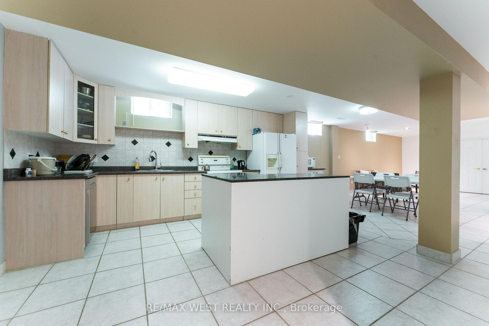 72 Alpha Court photo 29