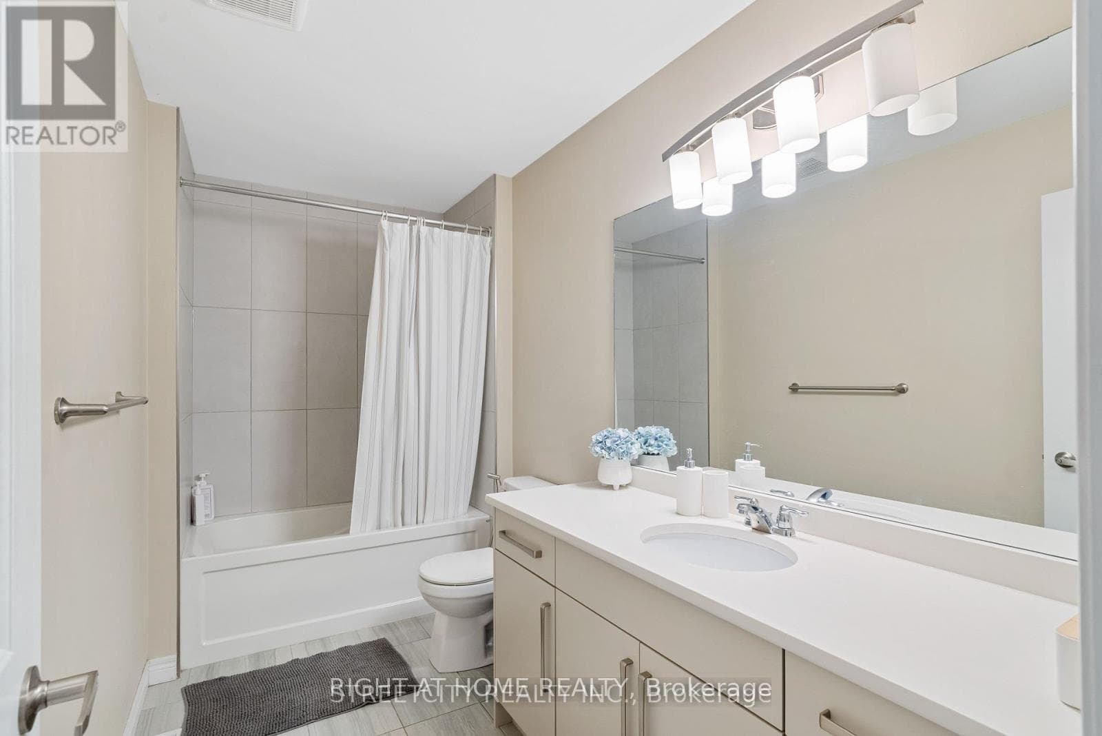 402 TANSBURY Street photo 31