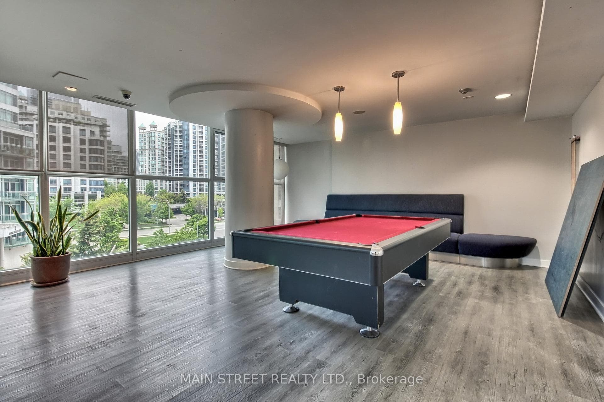2067 Lake Shore Boulevard Unit 405 photo 26