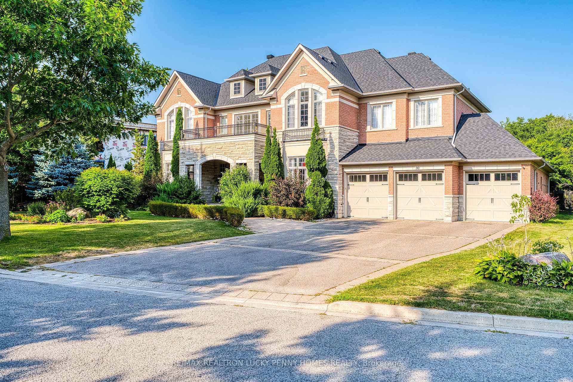 30 Bernadotte Drive photo 4