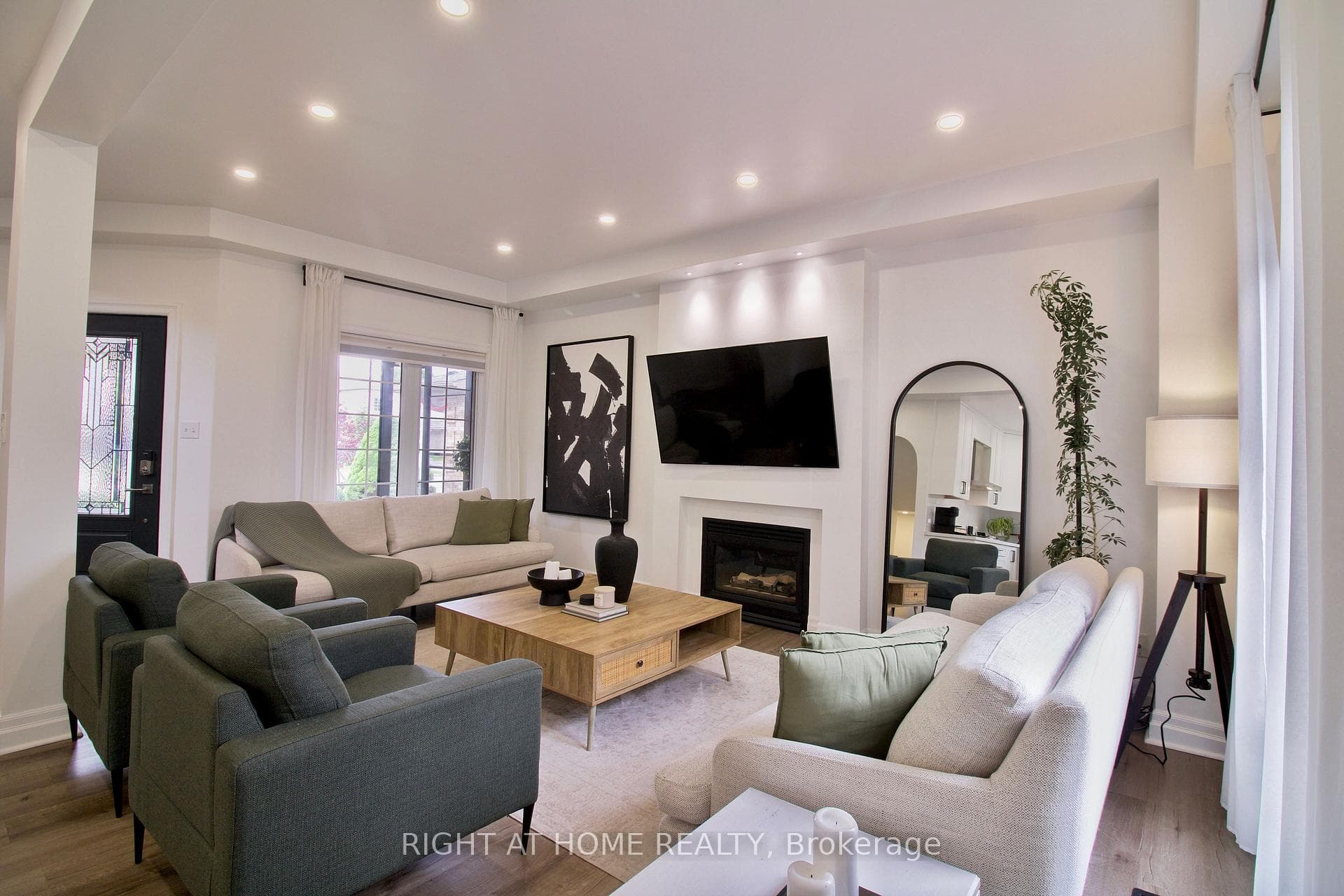 253 Schneller Drive photo 10