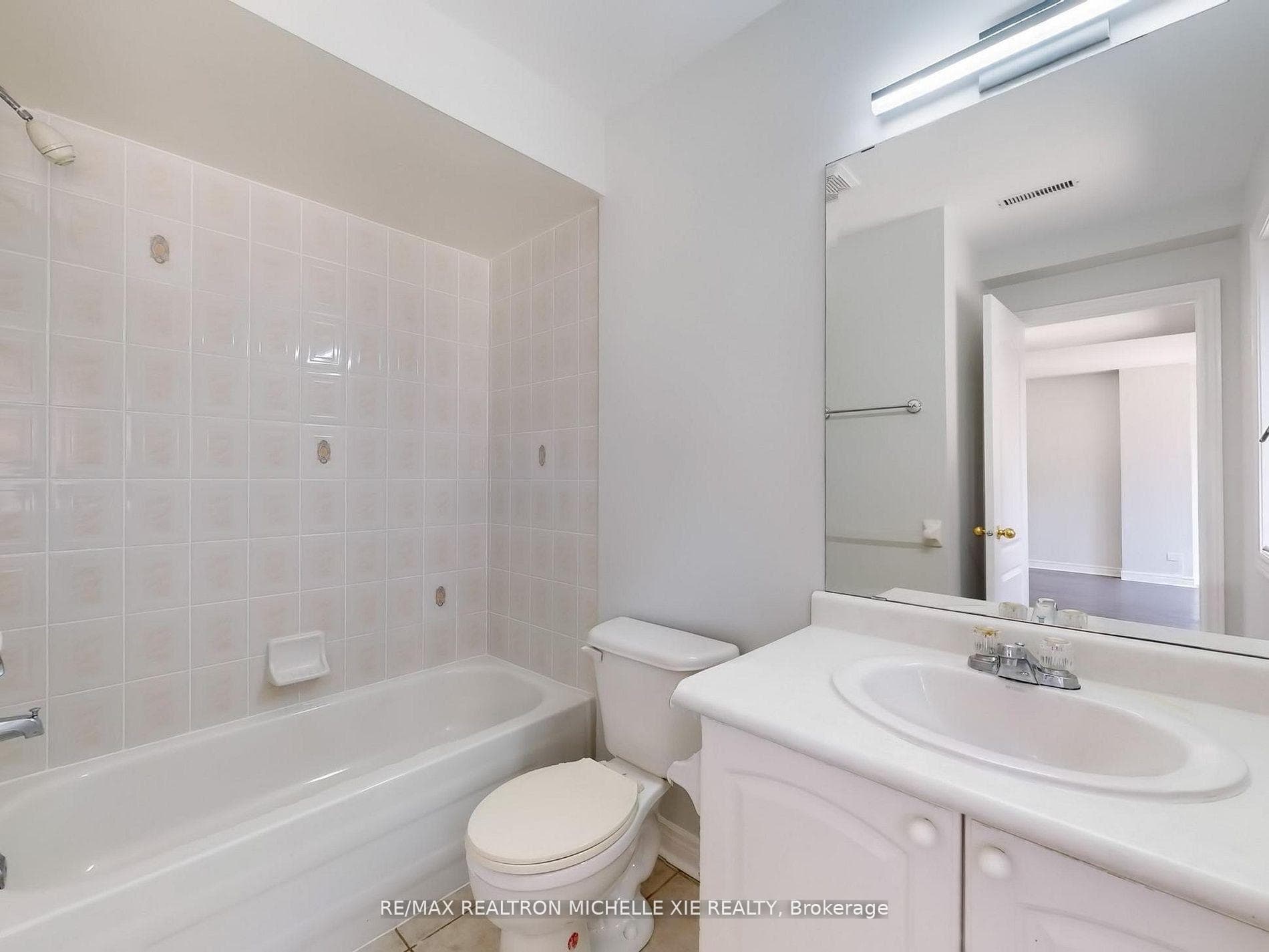 174 Wharnsby Drive photo 27