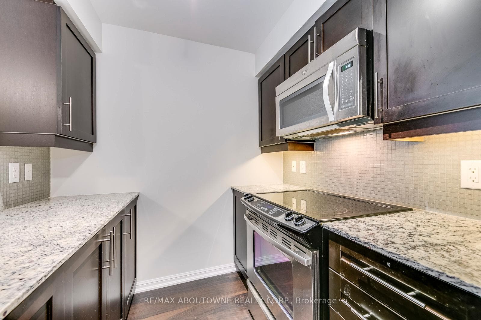 35 Bastion Street Unit 1714 photo 11