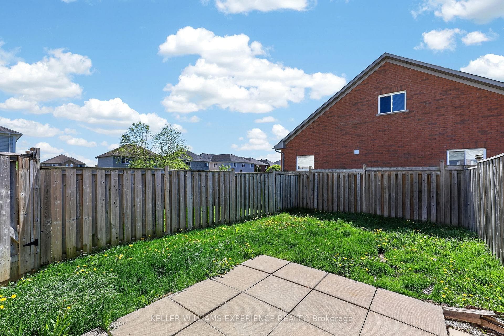 76 Commonwealth Road photo 39