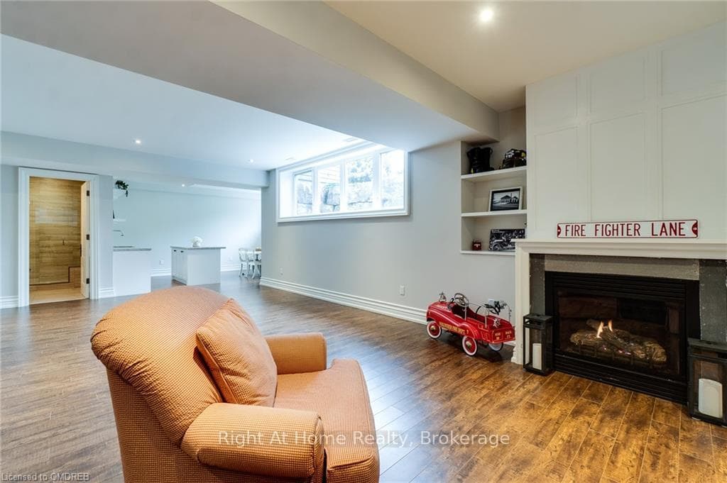 298 FELAN Avenue photo 42
