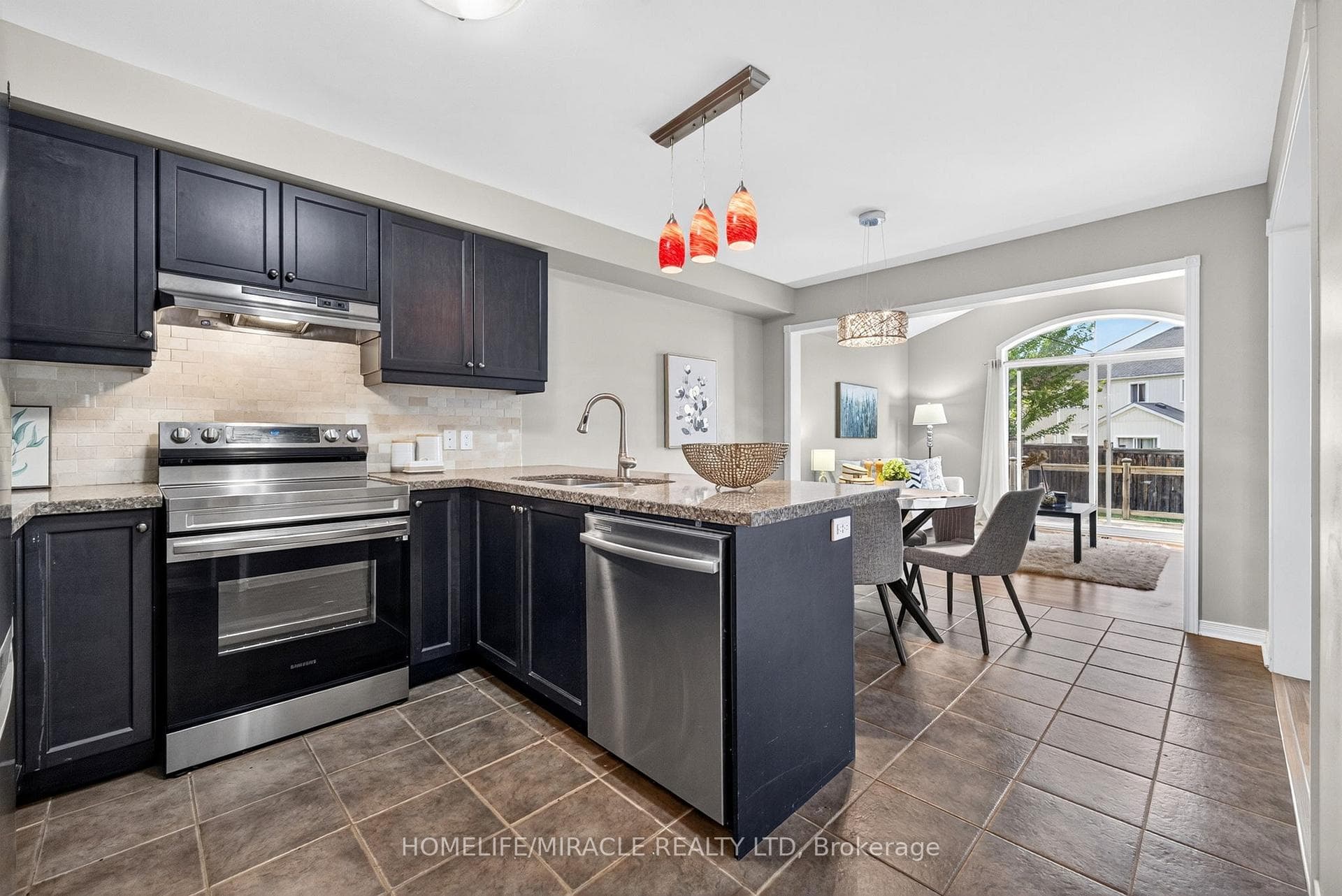 1306 Whitelaw Avenue photo 4