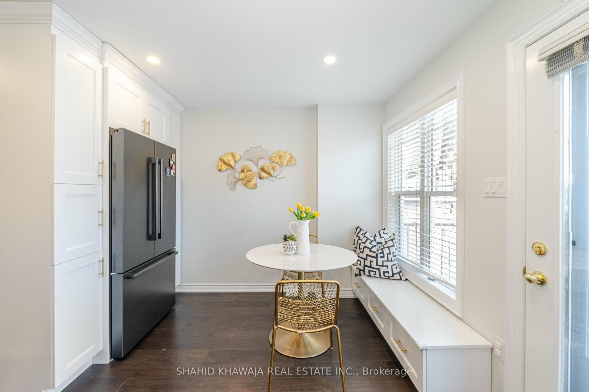 186 Littlewood Drive photo 12