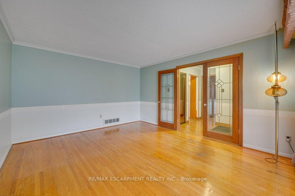 478 Anthony Drive photo 4