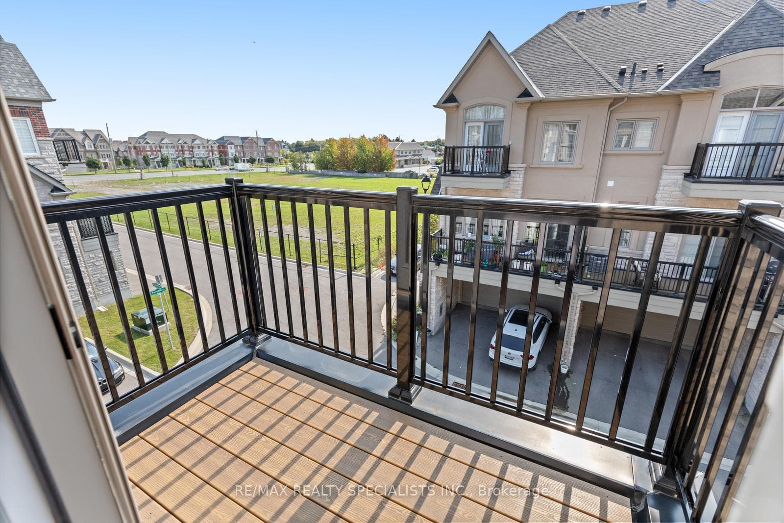 39 New Yorkton Avenue photo 34