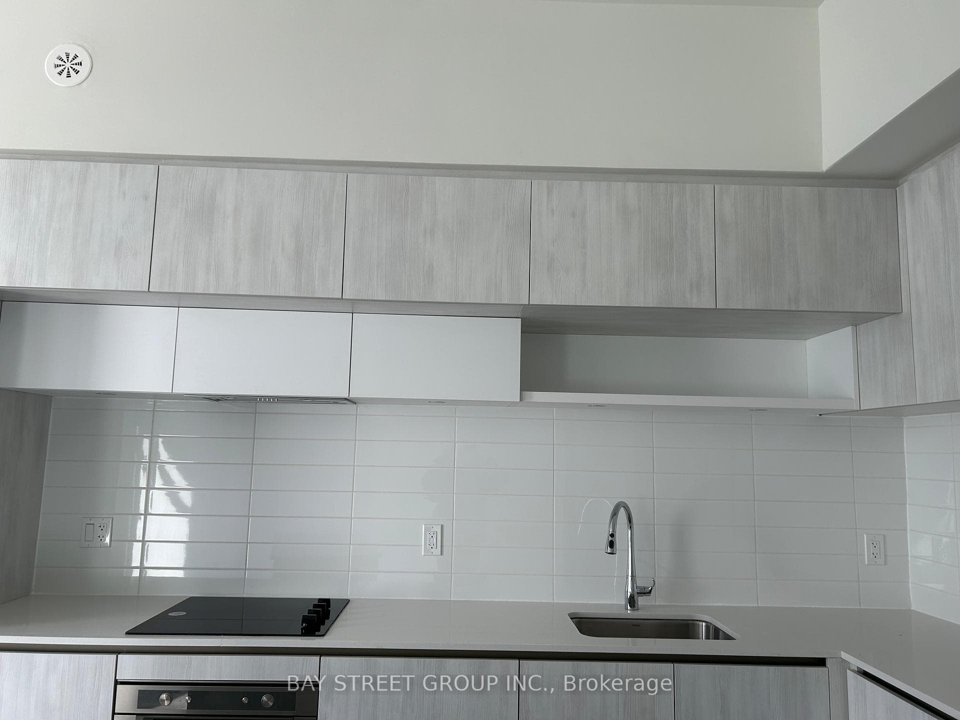 6 Steckley House Lane Unit TH302 photo 3