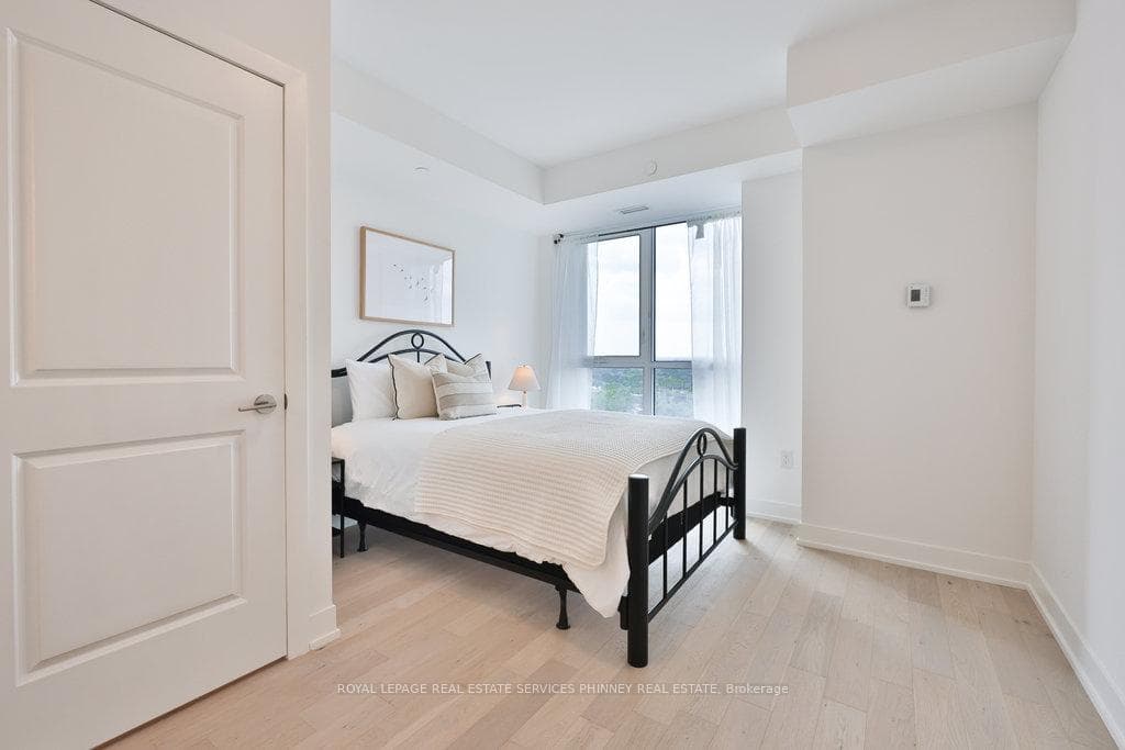 1063 Douglas Mccurdy Common Unit 1207 photo 17