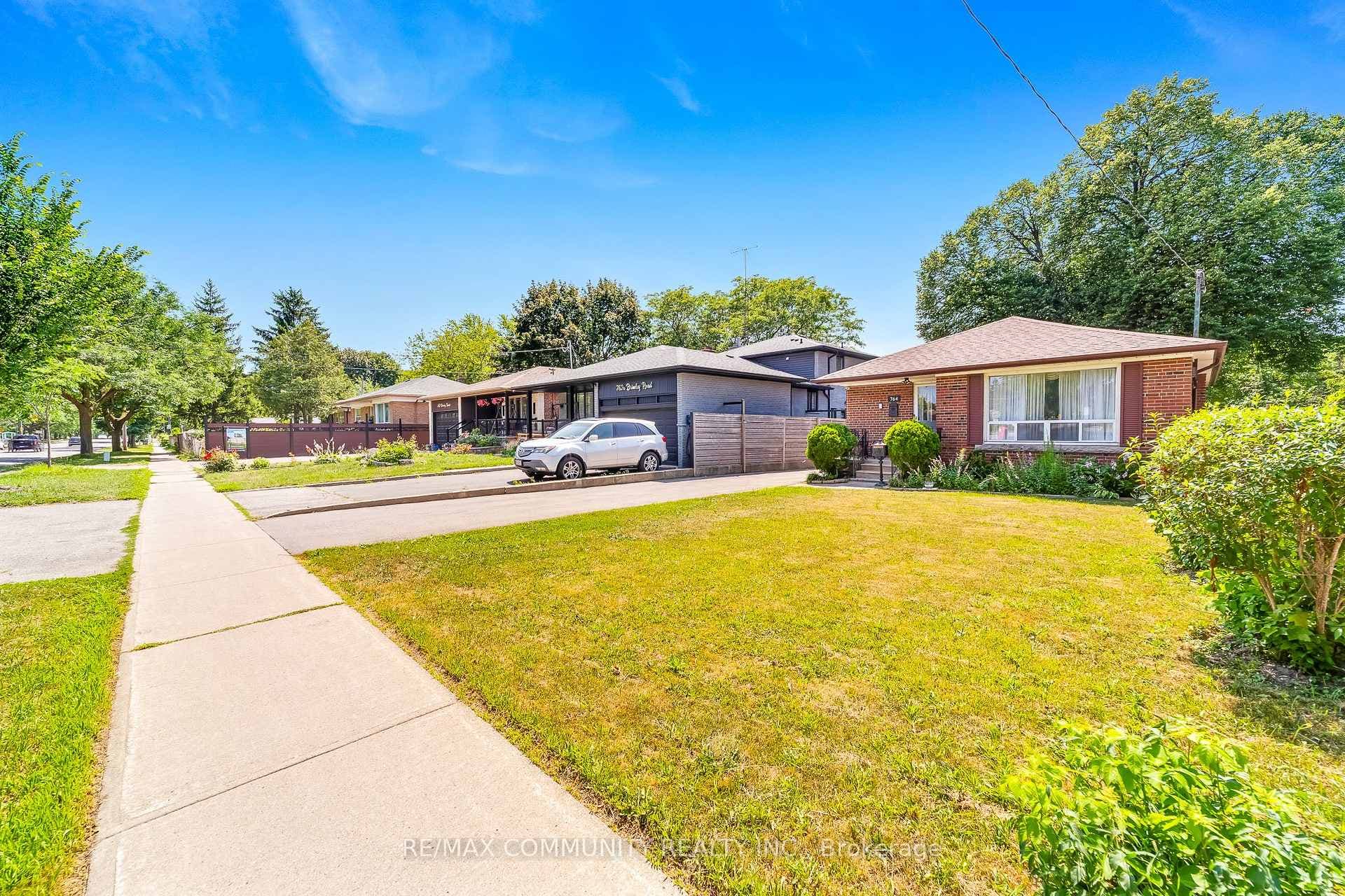 764 Brimley Road photo 3