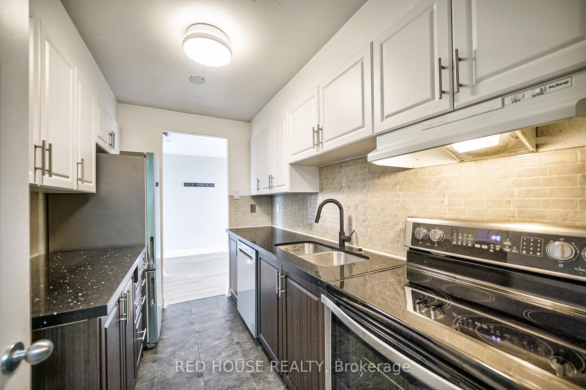 25 Fairview Road Unit 410 photo 10