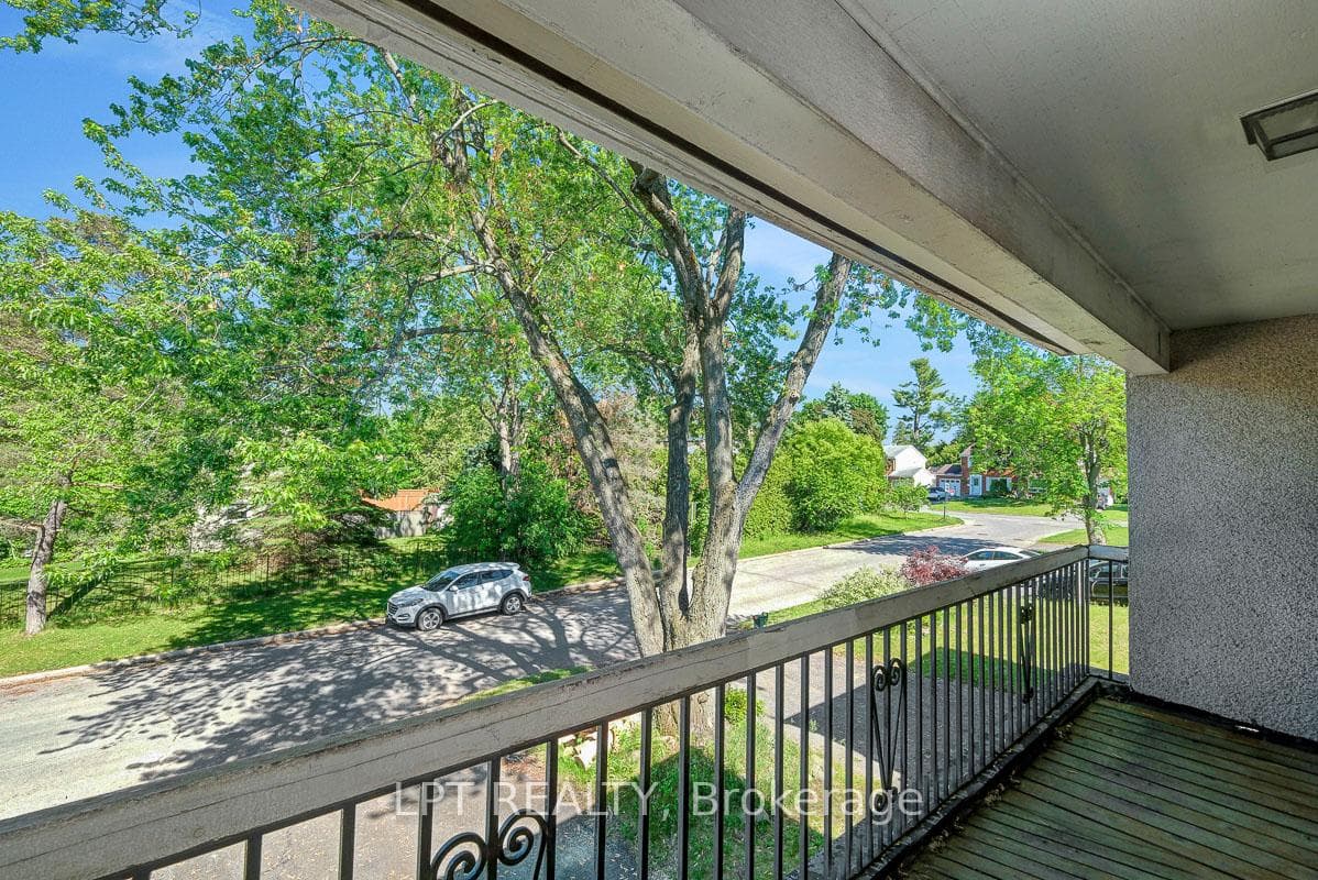 33 Estelle Crescent photo 21